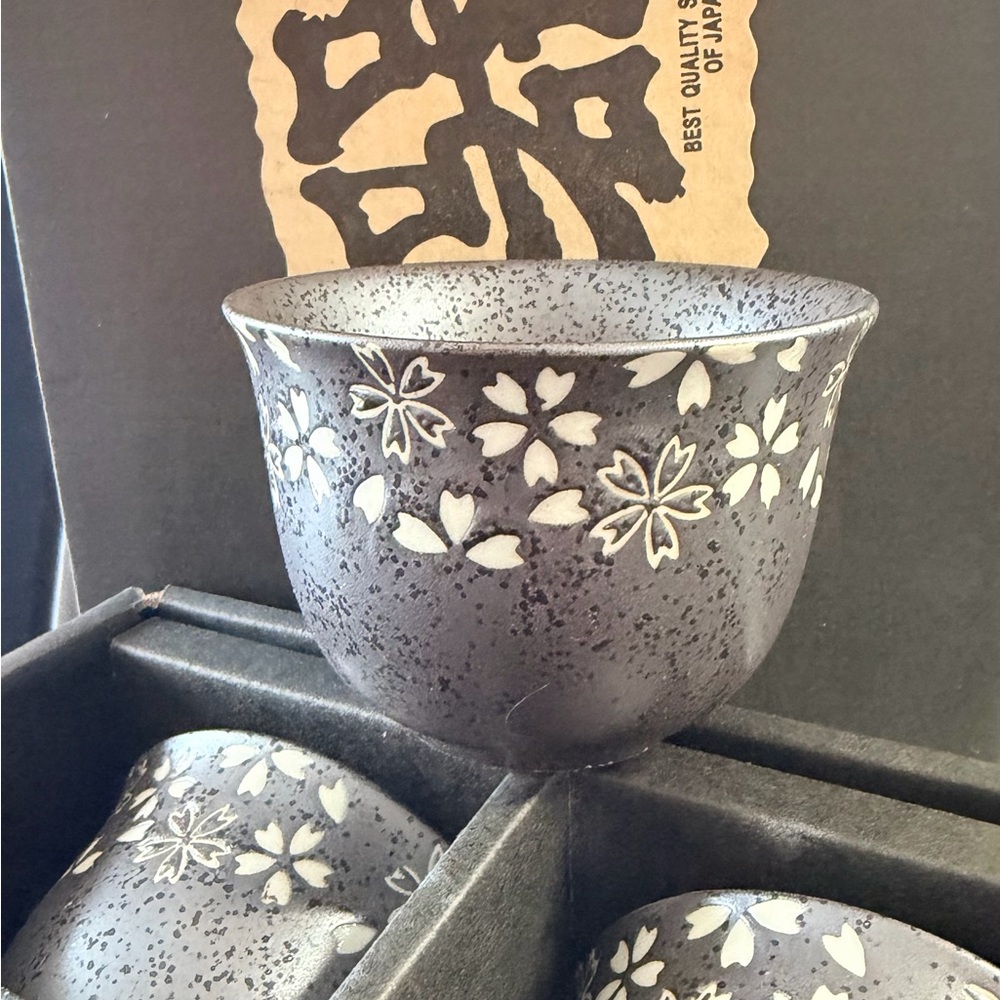 Grey Japanese Floral Ceramic Teapot and Cup Set - Picture 3 of 8